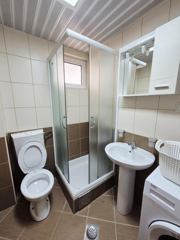 Saisonale 1-Zimmer-Wohnung mit Meerblick in Becici (Budva)