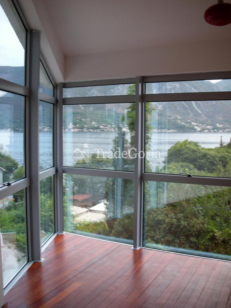Luxuriöse neue Wohnung mit atemberaubendem Blick auf das Meer und die Berge!