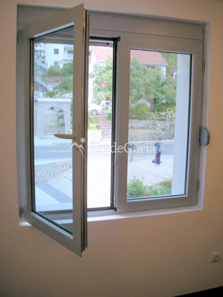 Luxuriöse neue Wohnung mit atemberaubendem Blick auf das Meer und die Berge!