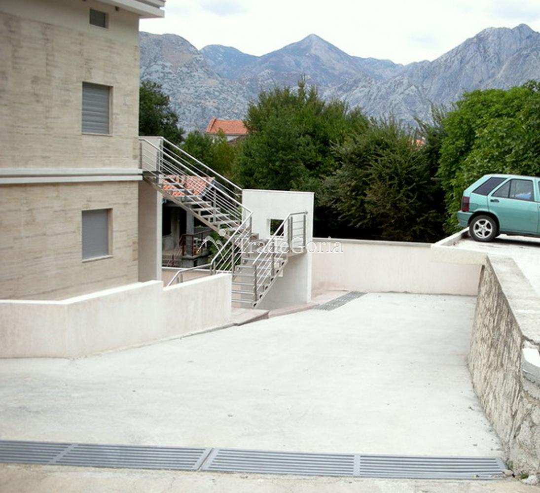 Luxuriöse neue Wohnung mit atemberaubendem Blick auf das Meer und die Berge!