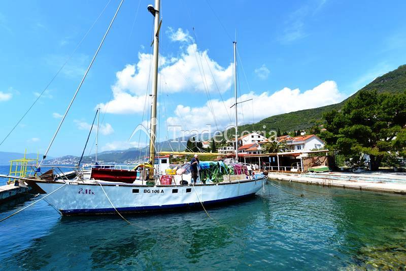 Price reduction! Villa for sale by the sea.