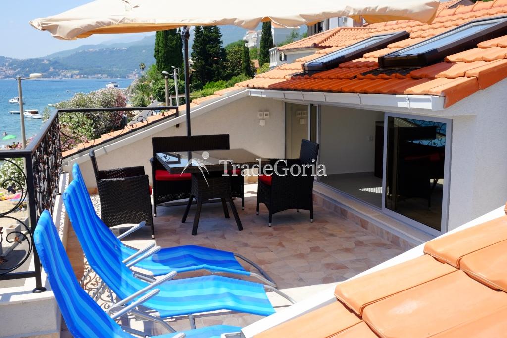 Price reduction! Villa for sale by the sea.