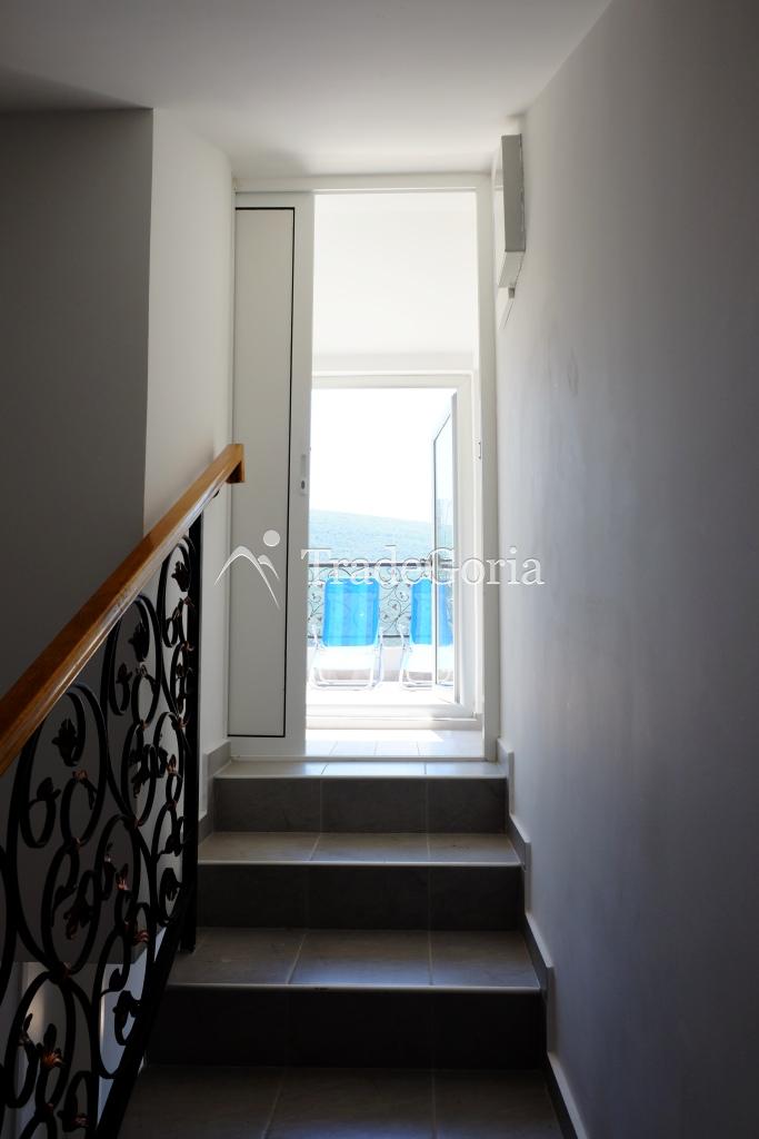 Price reduction! Villa for sale by the sea.