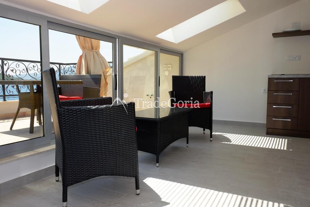 Price reduction! Villa for sale by the sea.