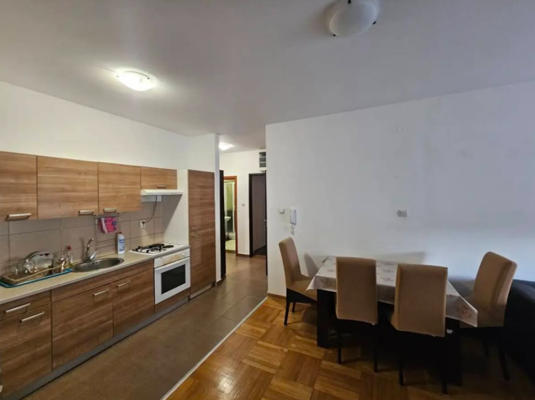 Spacious 2 bedroom apartment for sale in the Rozino area.