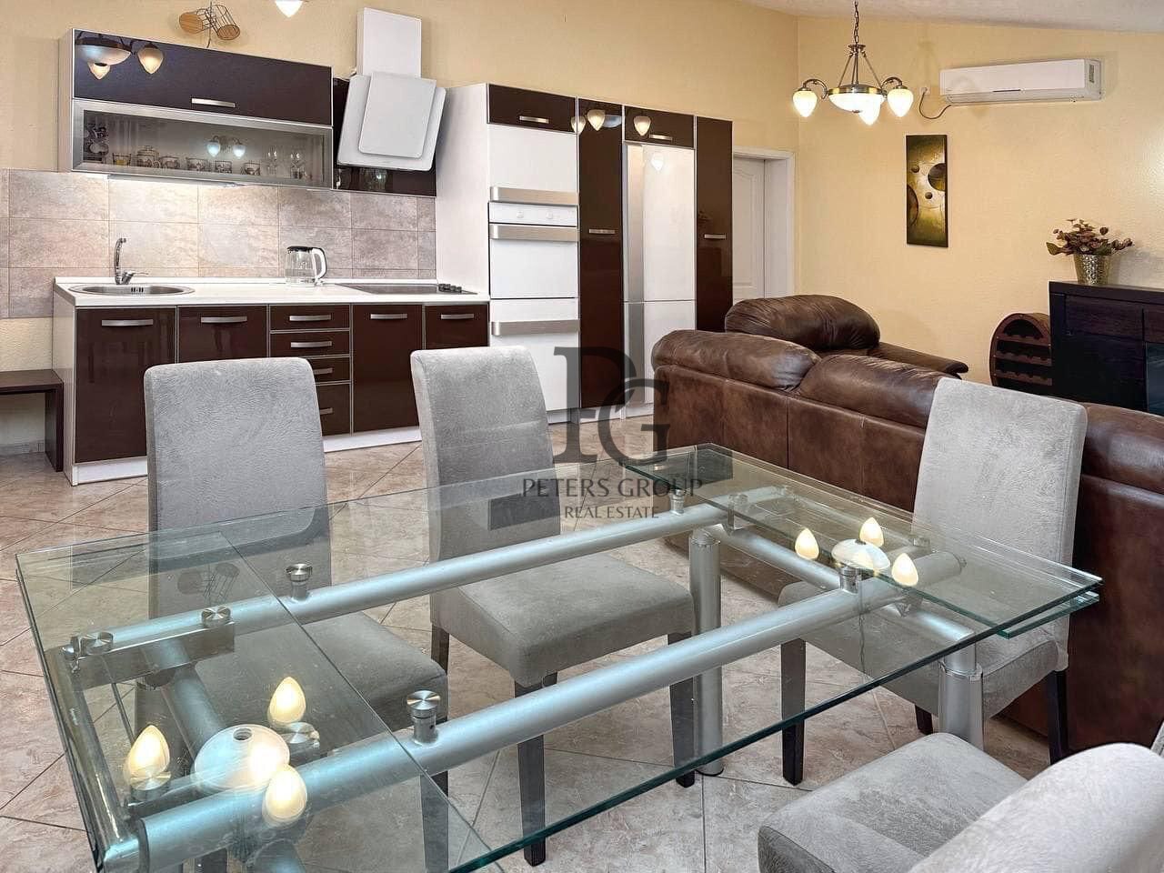 Spacious 5-bedroom house for sale in Sutomore.