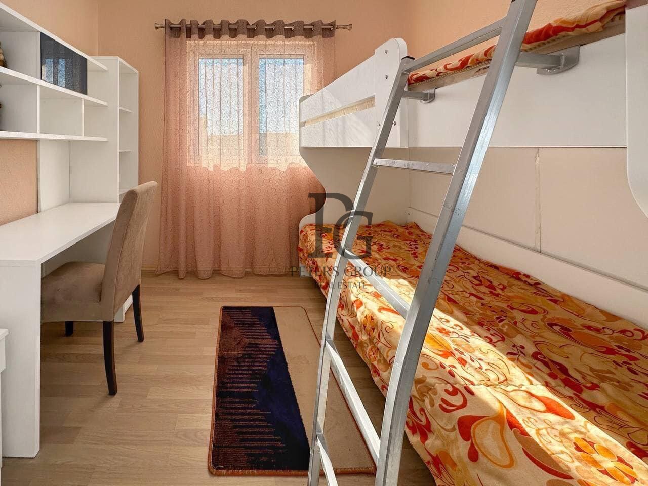 Spacious 5-bedroom house for sale in Sutomore.
