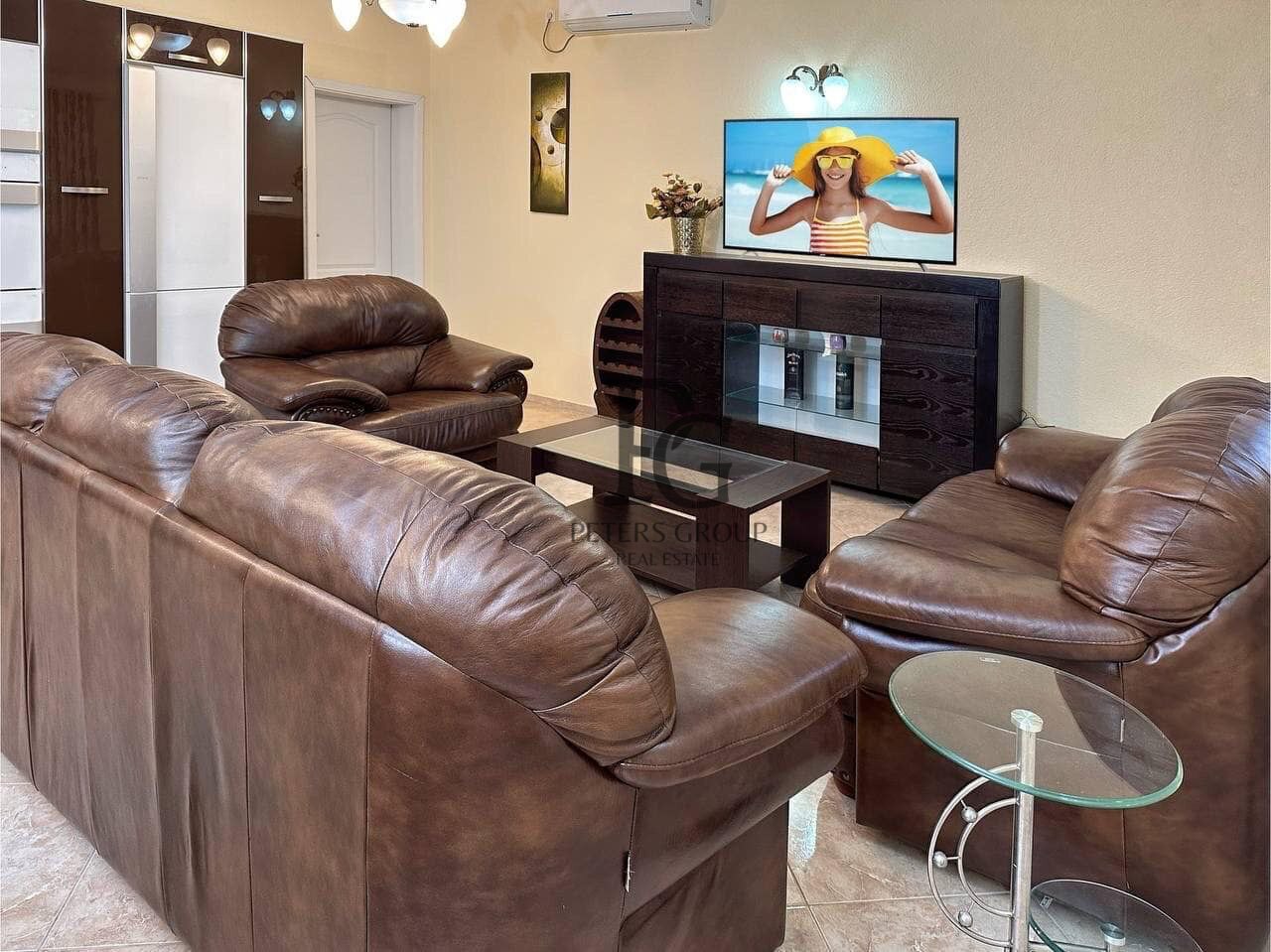 Spacious 5-bedroom house for sale in Sutomore.