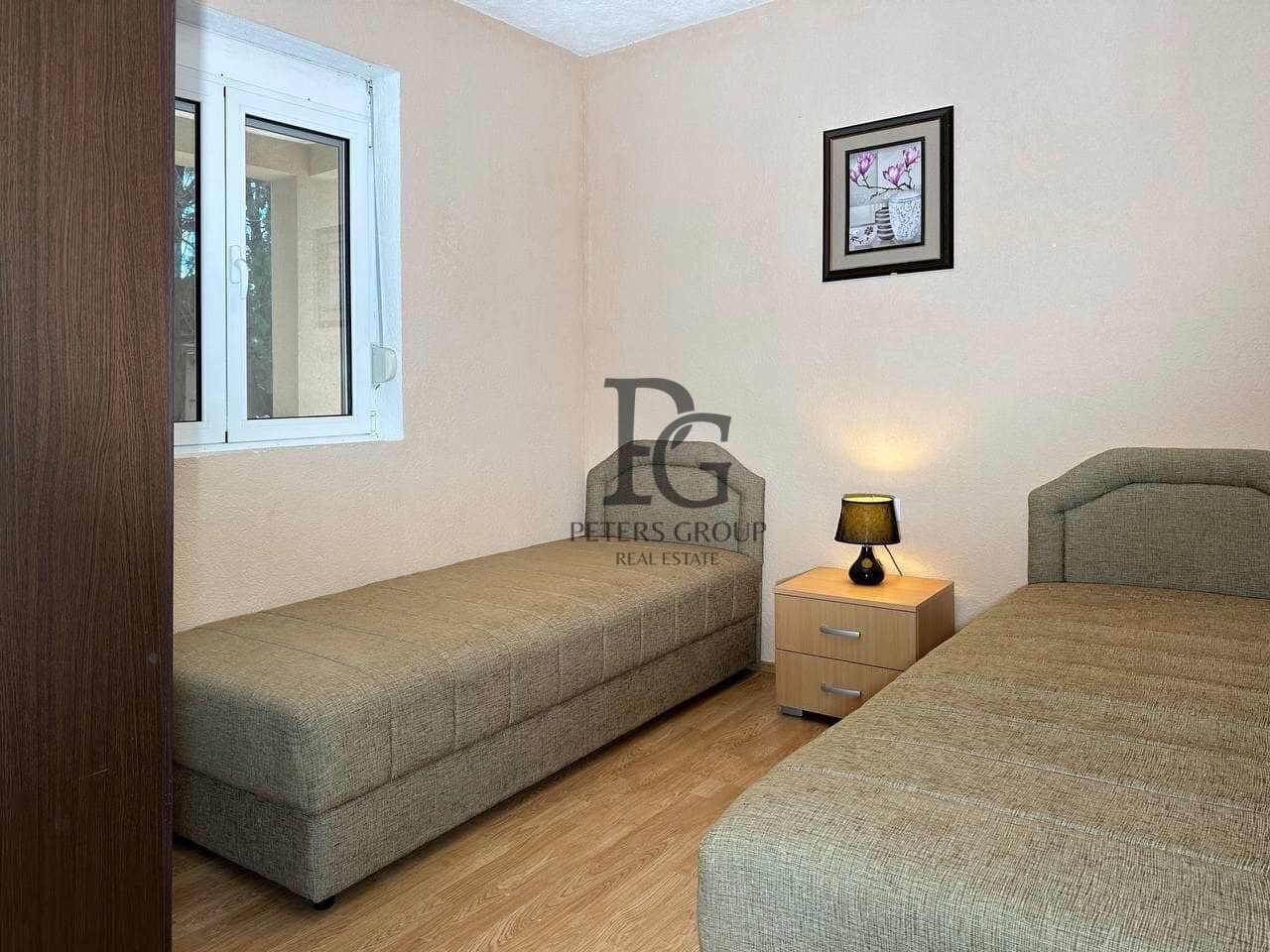 Spacious 5-bedroom house for sale in Sutomore.
