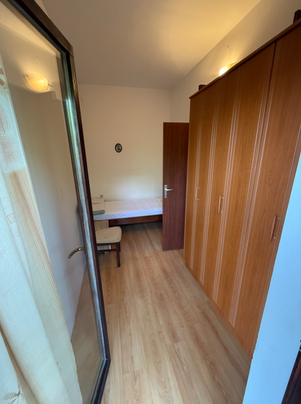 Geräumige 2-Zimmer-Wohnung mit Terrassen, 5 Min. zum Meer, Baošići