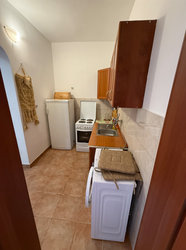 Geräumige 2-Zimmer-Wohnung mit Terrassen, 5 Min. zum Meer, Baošići