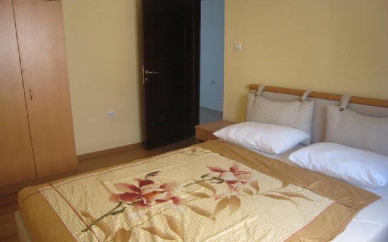 Prostrani apartman u Petrovcu