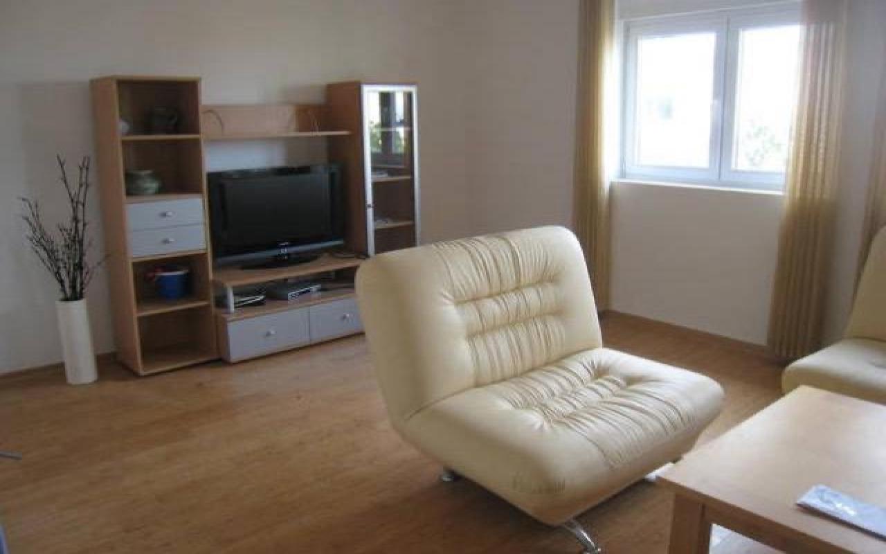 Prostrani apartman u Petrovcu