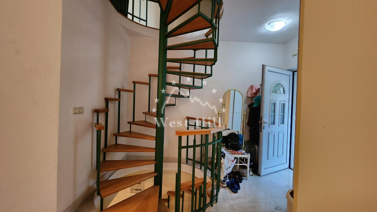 Spacious house in Topla 2