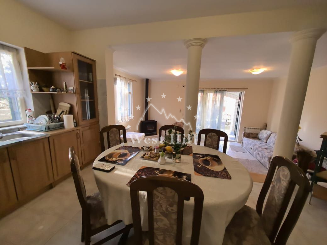 Spacious house in Topla 2
