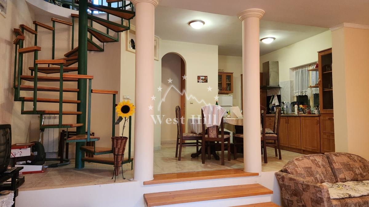 Spacious house in Topla 2