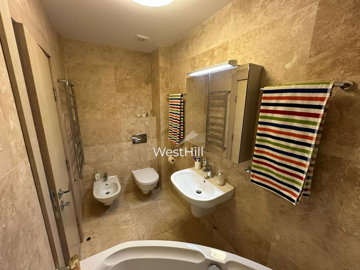 Geräumige 3-Zimmer-Wohnung mit Panorama-Meerblick in Kostanjica