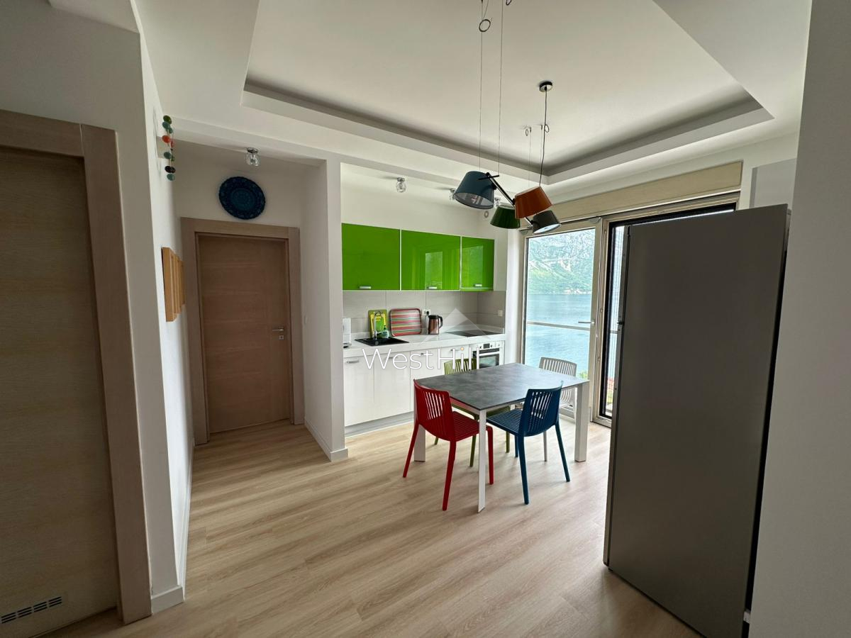 Geräumige 3-Zimmer-Wohnung mit Panorama-Meerblick in Kostanjica