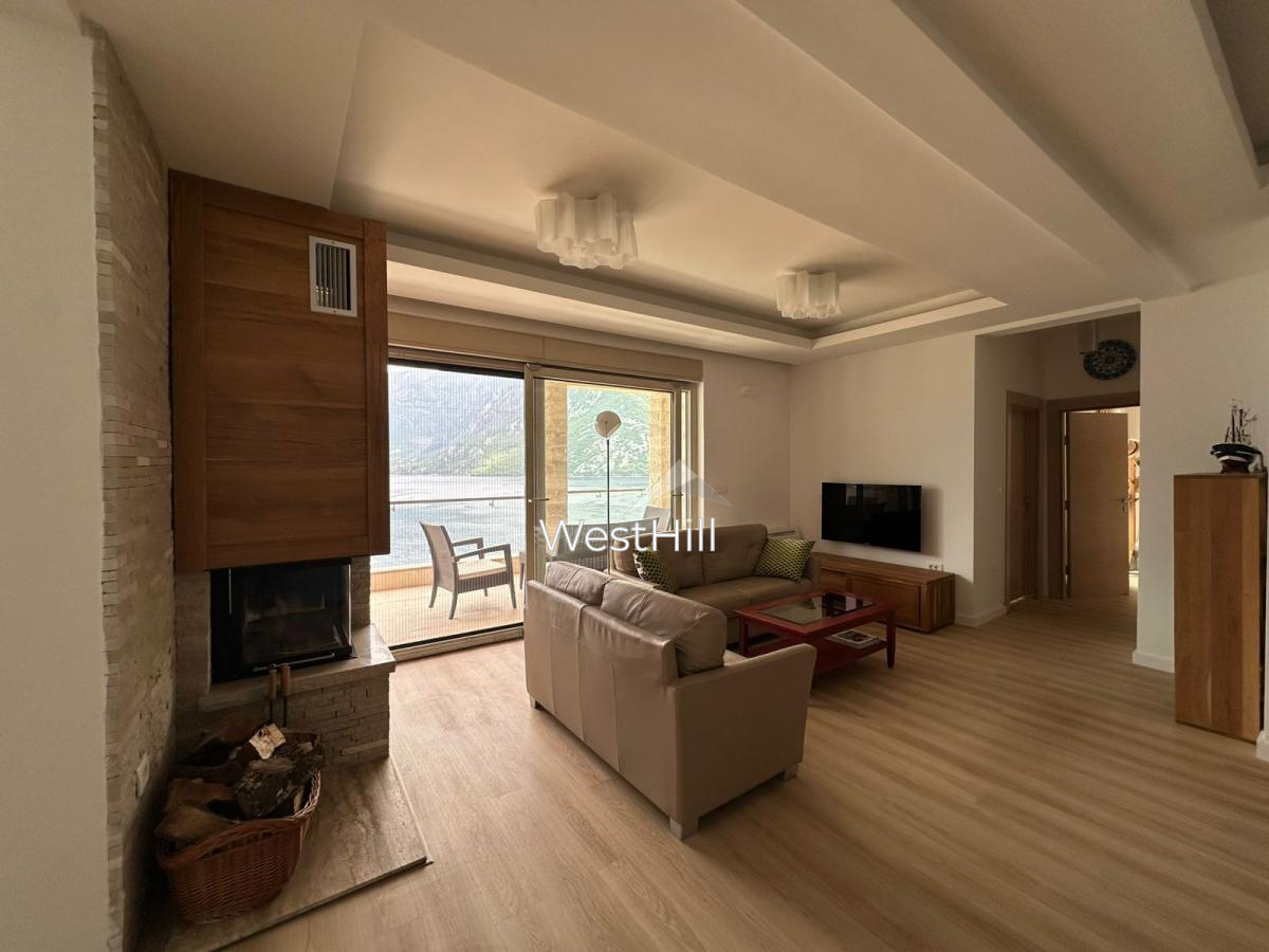 Geräumige 3-Zimmer-Wohnung mit Panorama-Meerblick in Kostanjica