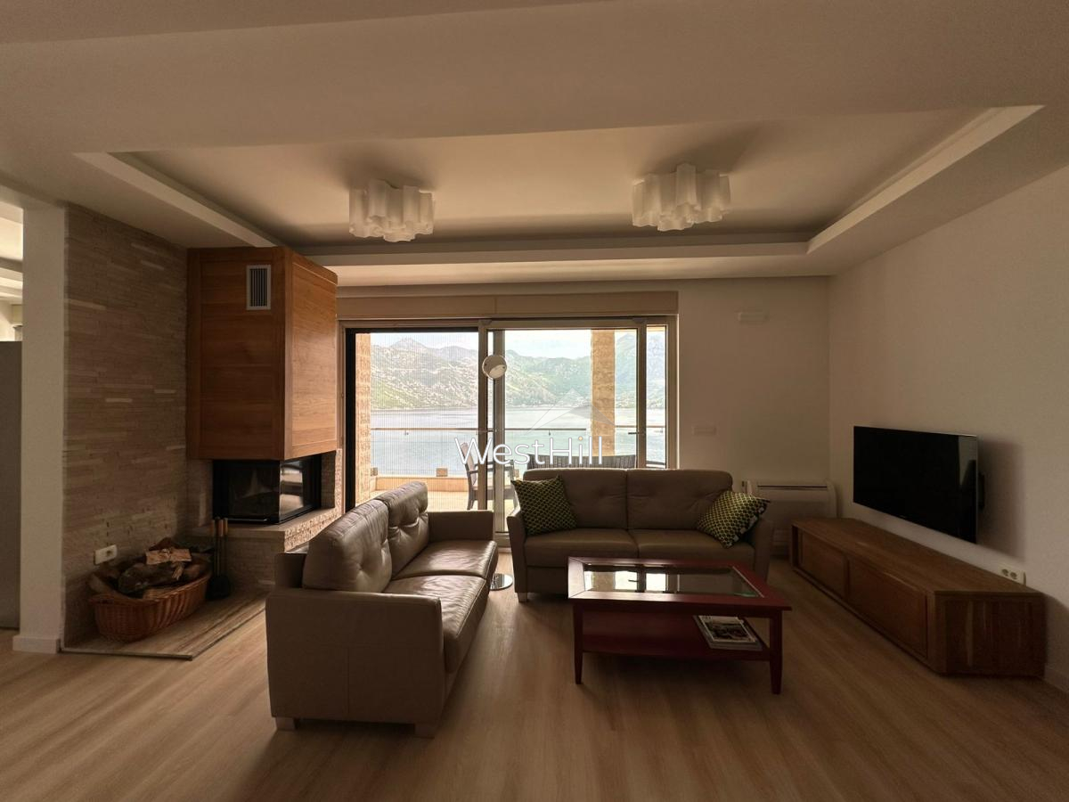 Geräumige 3-Zimmer-Wohnung mit Panorama-Meerblick in Kostanjica