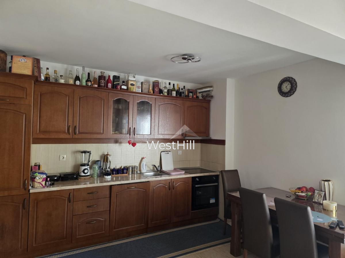 Geräumige Zweizimmerwohnung in Budva – ruhige Wohnlage