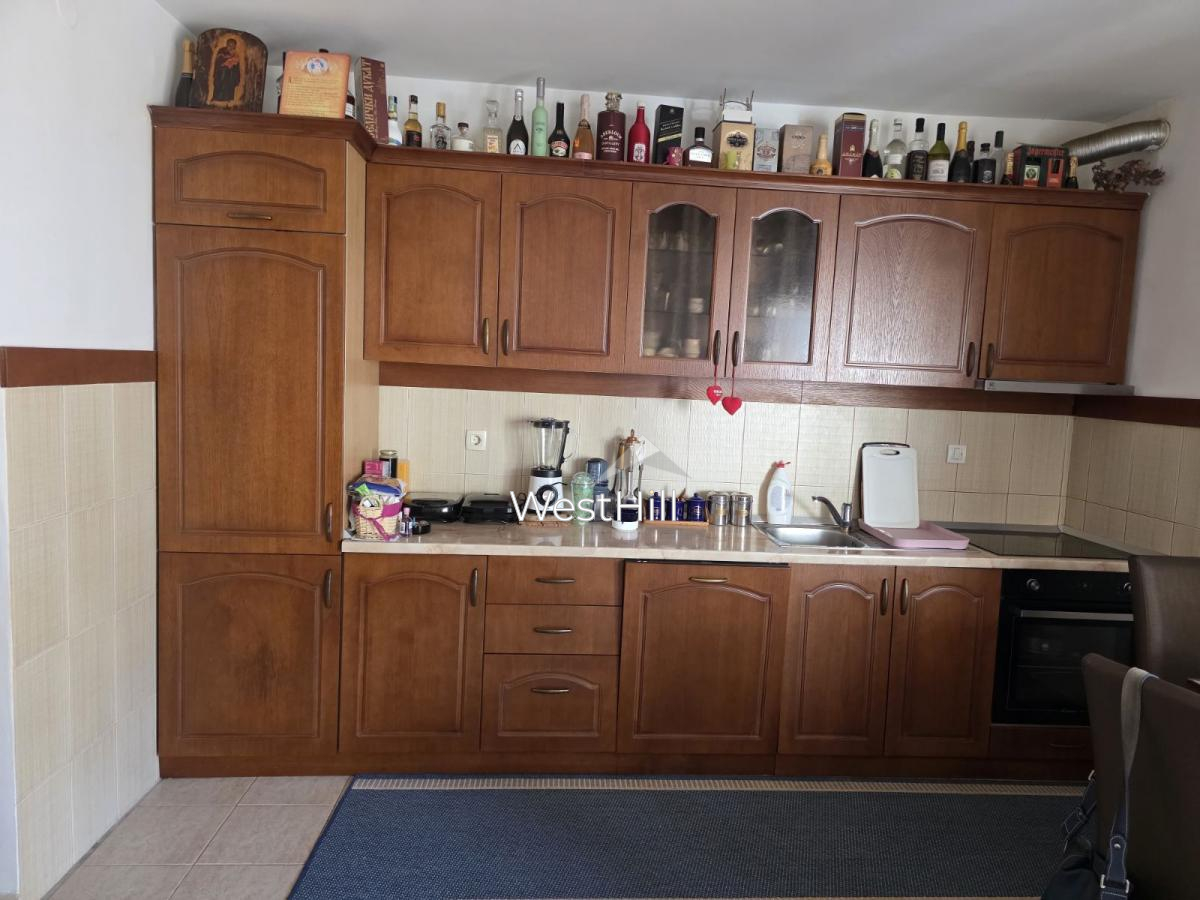 Geräumige Zweizimmerwohnung in Budva – ruhige Wohnlage