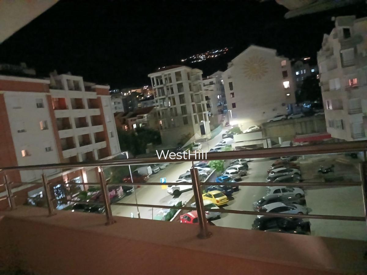 Geräumige Zweizimmerwohnung in Budva – ruhige Wohnlage