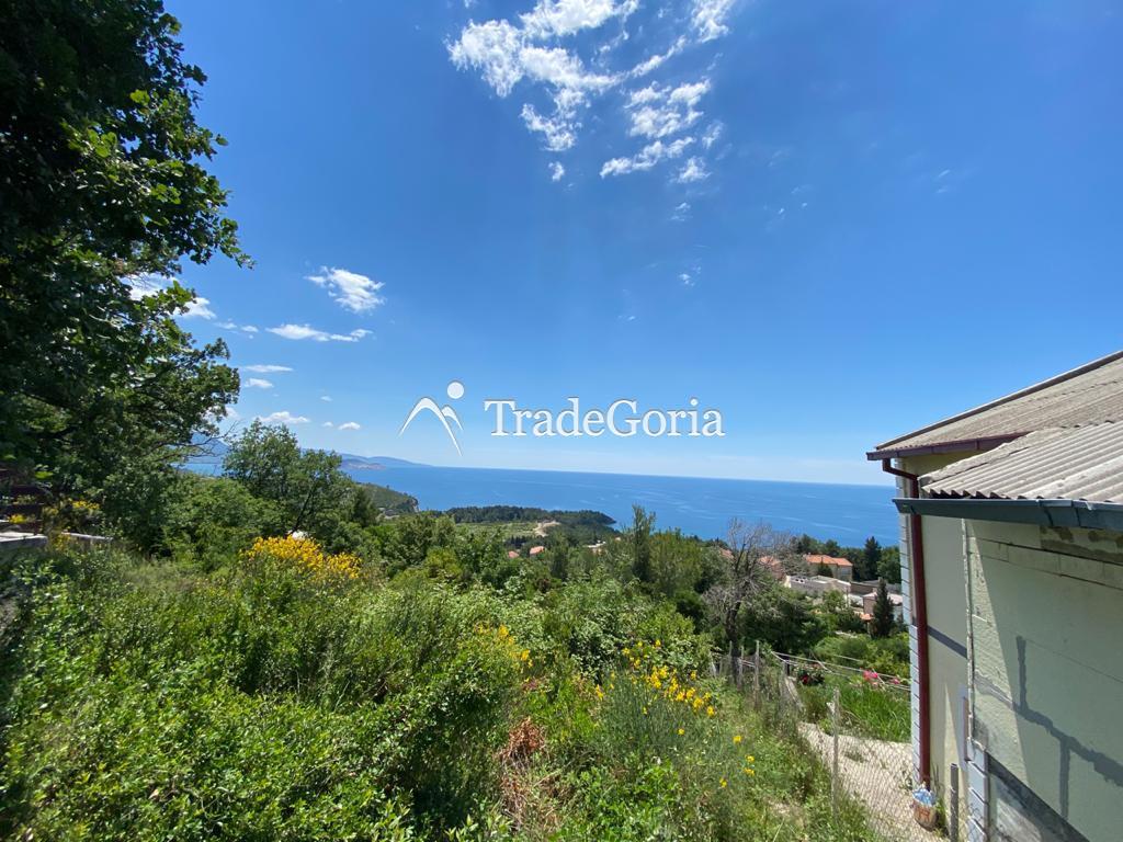 Urgent sale of an urbanized land plot in Sutomore