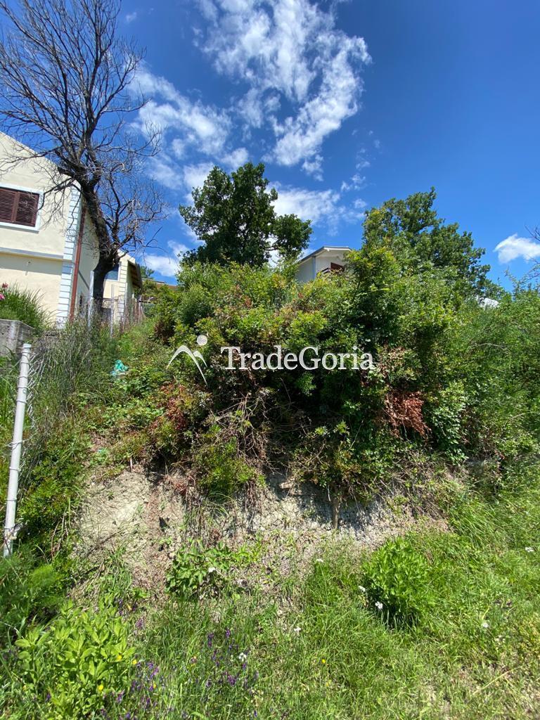 Urgent sale of an urbanized land plot in Sutomore