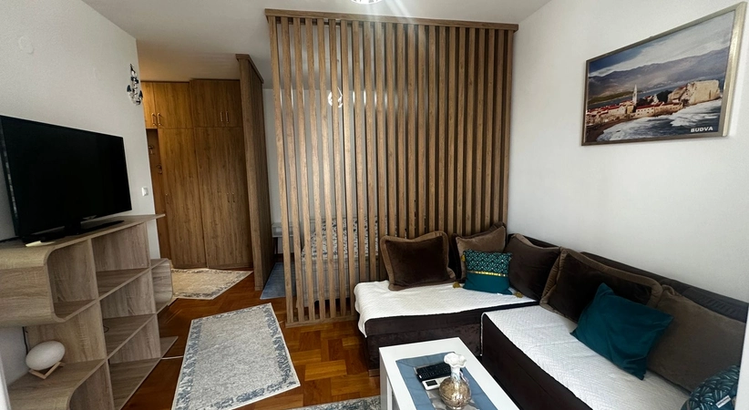 Izdaje se studio apartman, Bar, centar