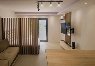 Studio-Apartment zum Verkauf in Kotor, Dobrota, Meerblick