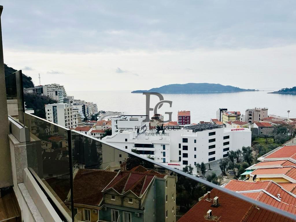 Studio apartment with a large terrace in a complex with a swimming pool in Rafailovici for sale