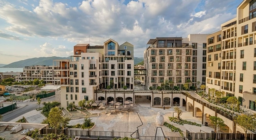 Studio for sale in the 5-star SIRO Boka Place hotel, Tivat
