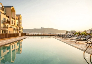 Studio for sale in the 5-star SIRO Boka Place hotel, Tivat