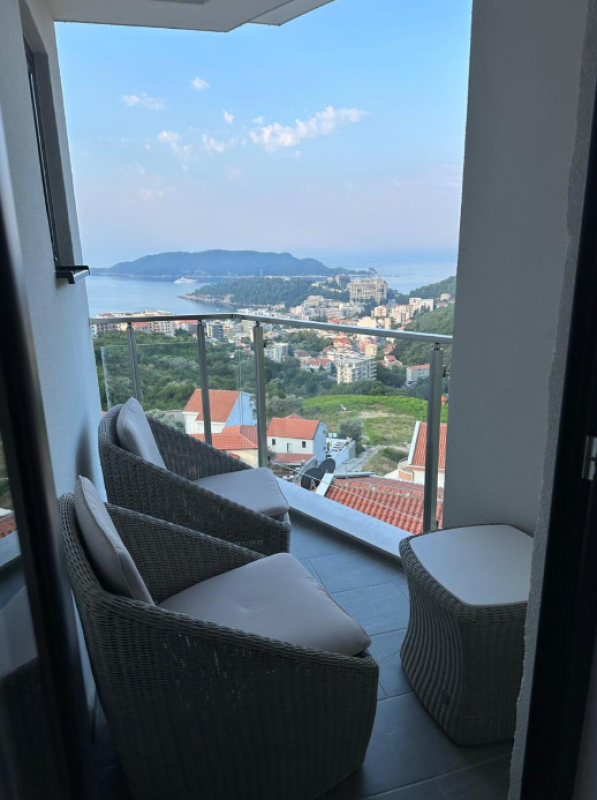 Studio mit Meerblick und Garage in Becici