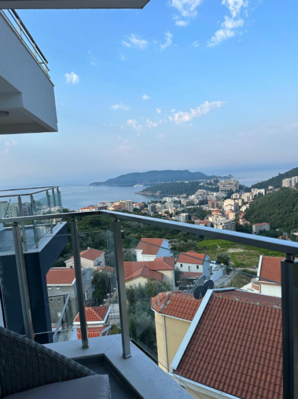 Studio mit Meerblick und Garage in Becici