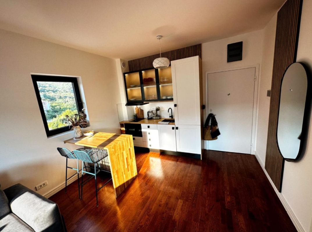Studio mit Meerblick und Garage in Becici