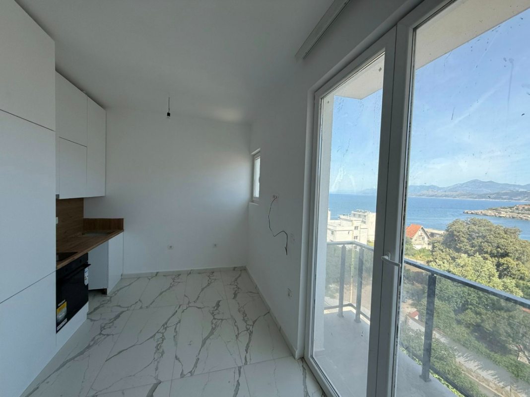 Studio for sale with sea view in Utjeha .