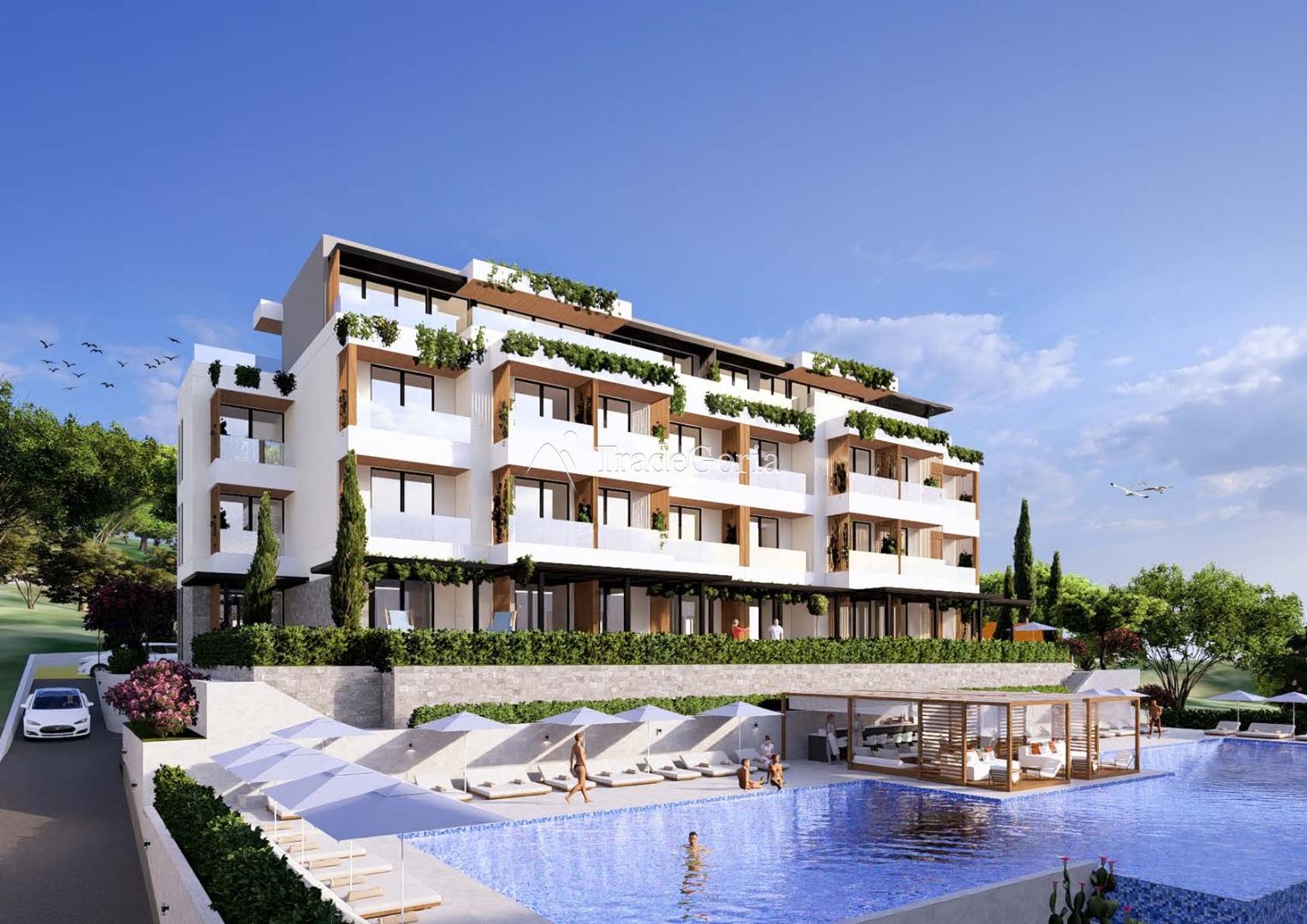 Studio with garden and terrace in a new complex with pool