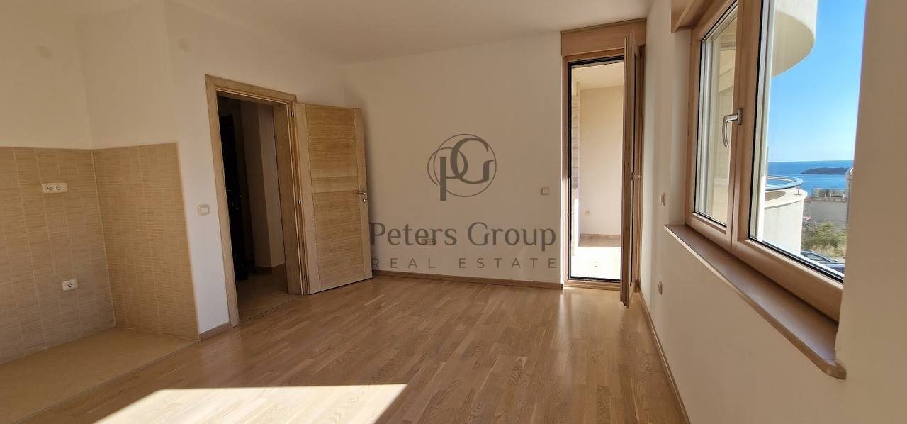 Sunny one-bedroom apartment in a quiet area of Bečići