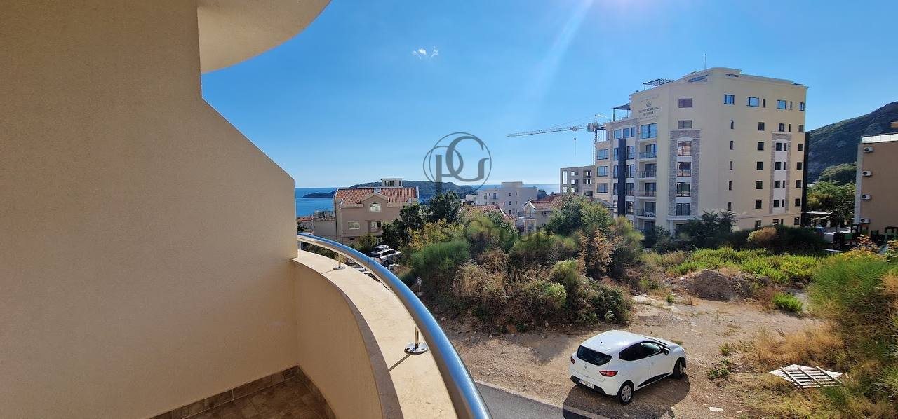 Sunny one-bedroom apartment in a quiet area of Bečići