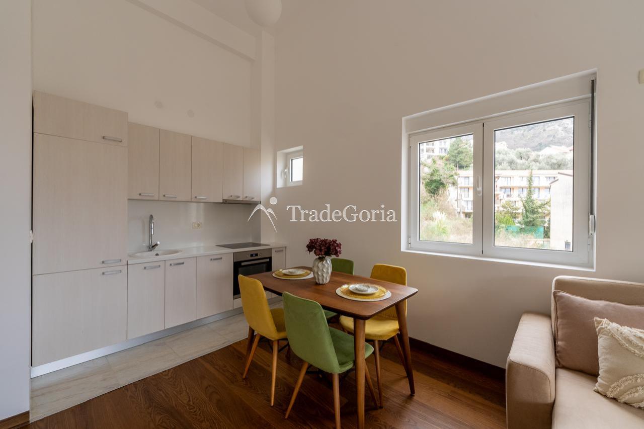 Helle und gemütliche 2-Zimmer-Wohnung mit Meerblick in Przno, Budva Riviera