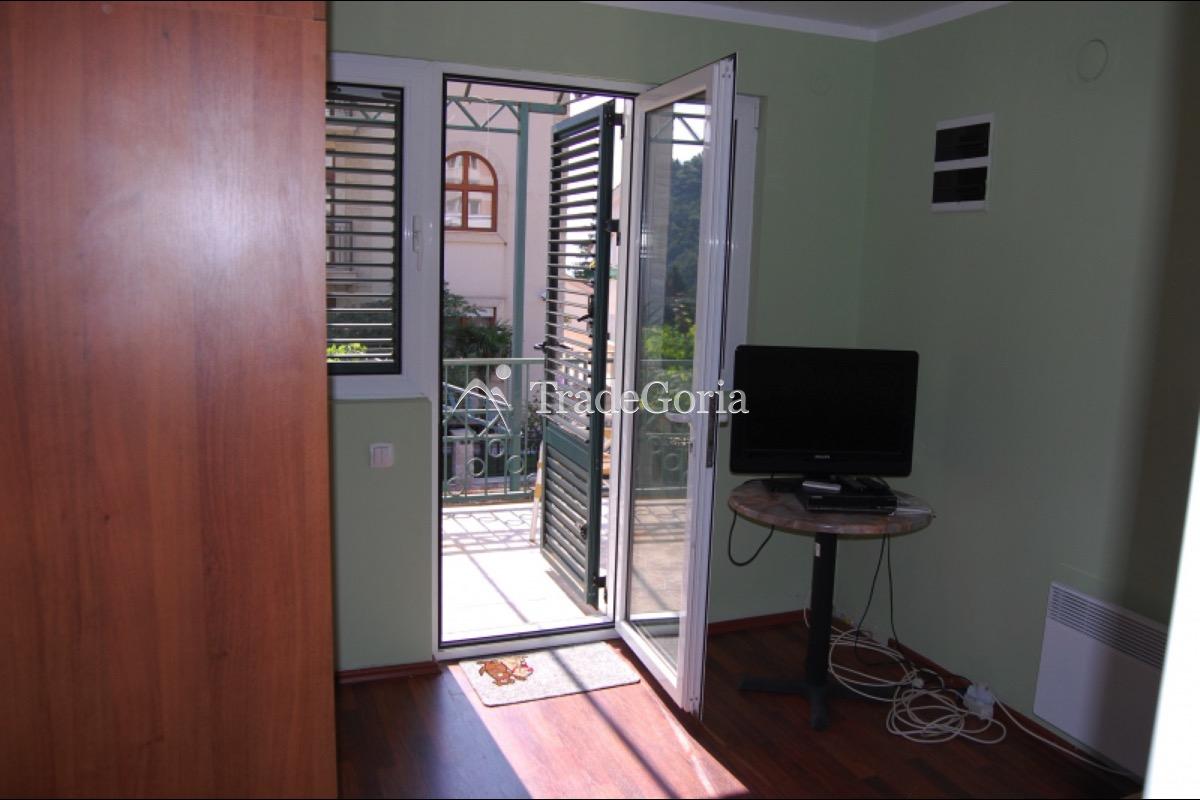 Townhouse u centru Petrovca za 300,000 evra