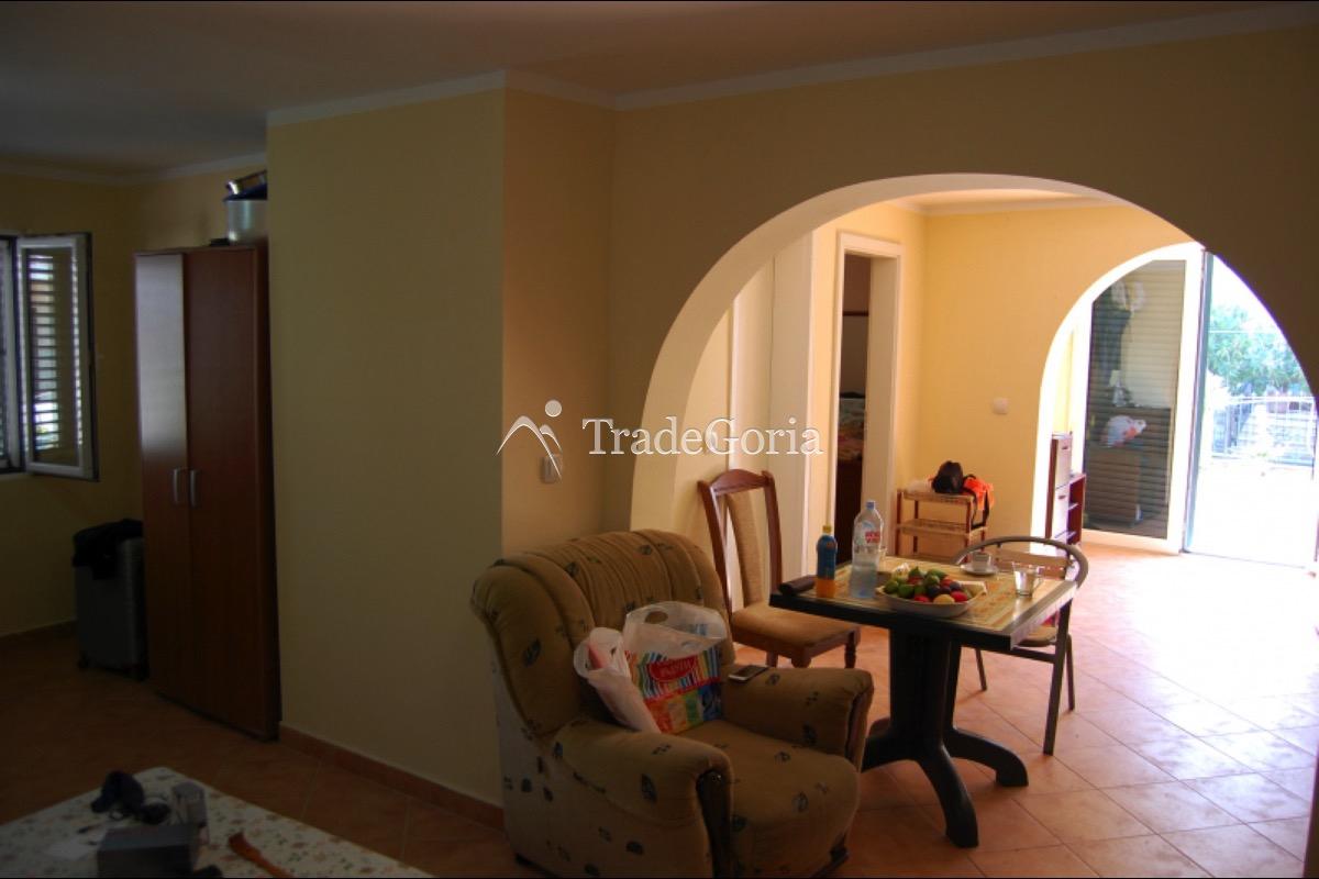 Townhouse u centru Petrovca za 300,000 evra
