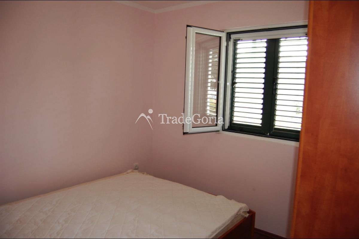 Townhouse u centru Petrovca za 300,000 evra