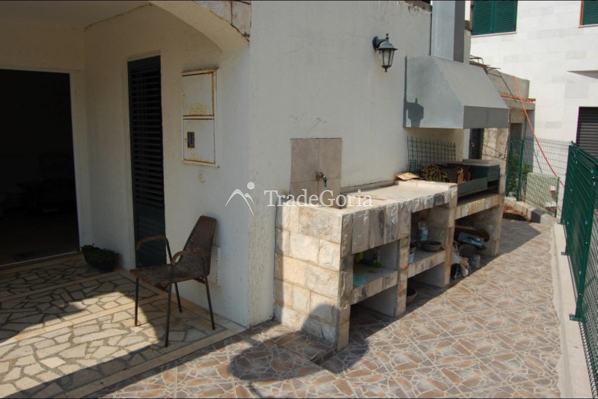 Townhouse u centru Petrovca za 300,000 evra