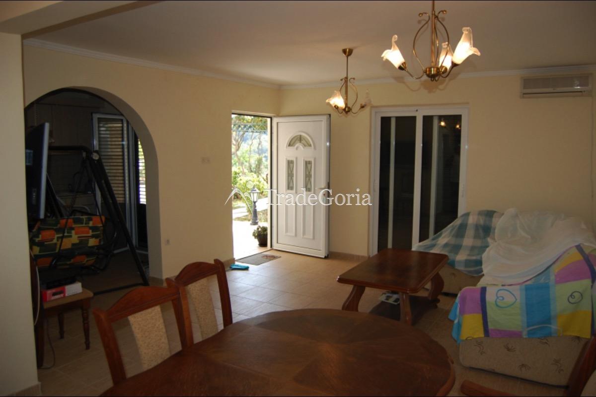 Townhouse u centru Petrovca za 300,000 evra