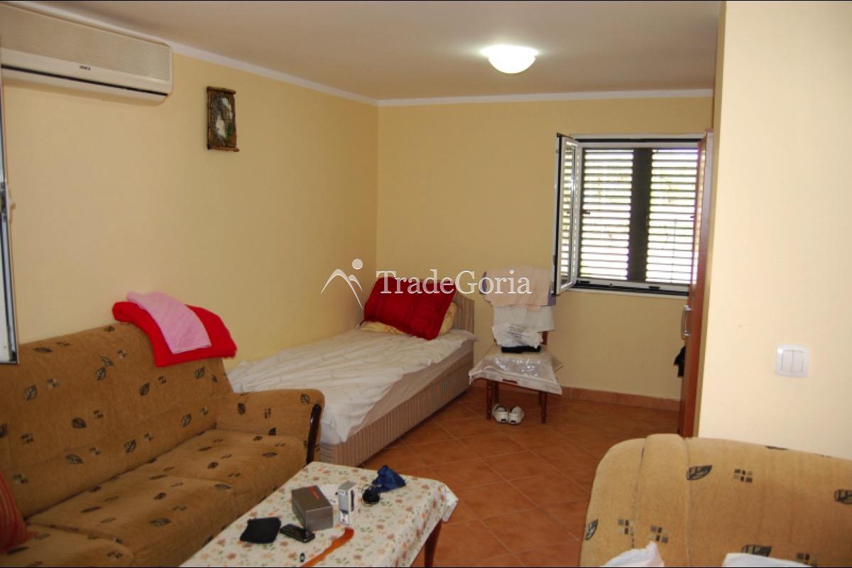Townhouse u centru Petrovca za 300,000 evra