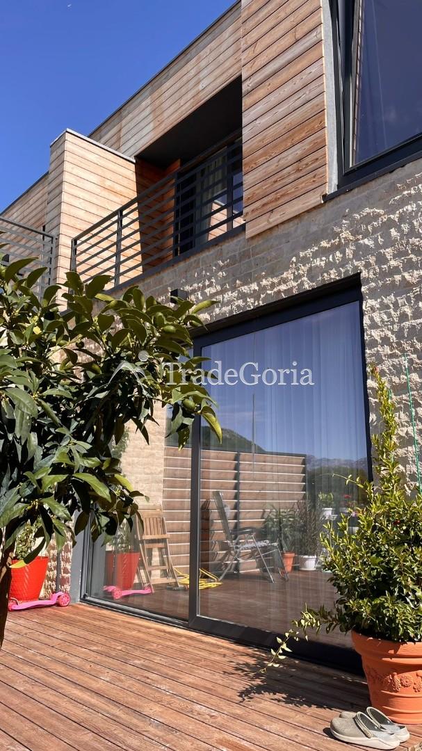 Townhouses in a gated complex in Tivat (Kavac)