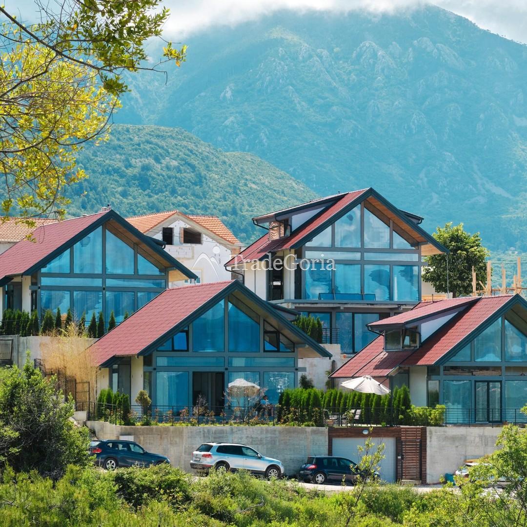 Townhouses in a gated complex in Tivat (Kavac)